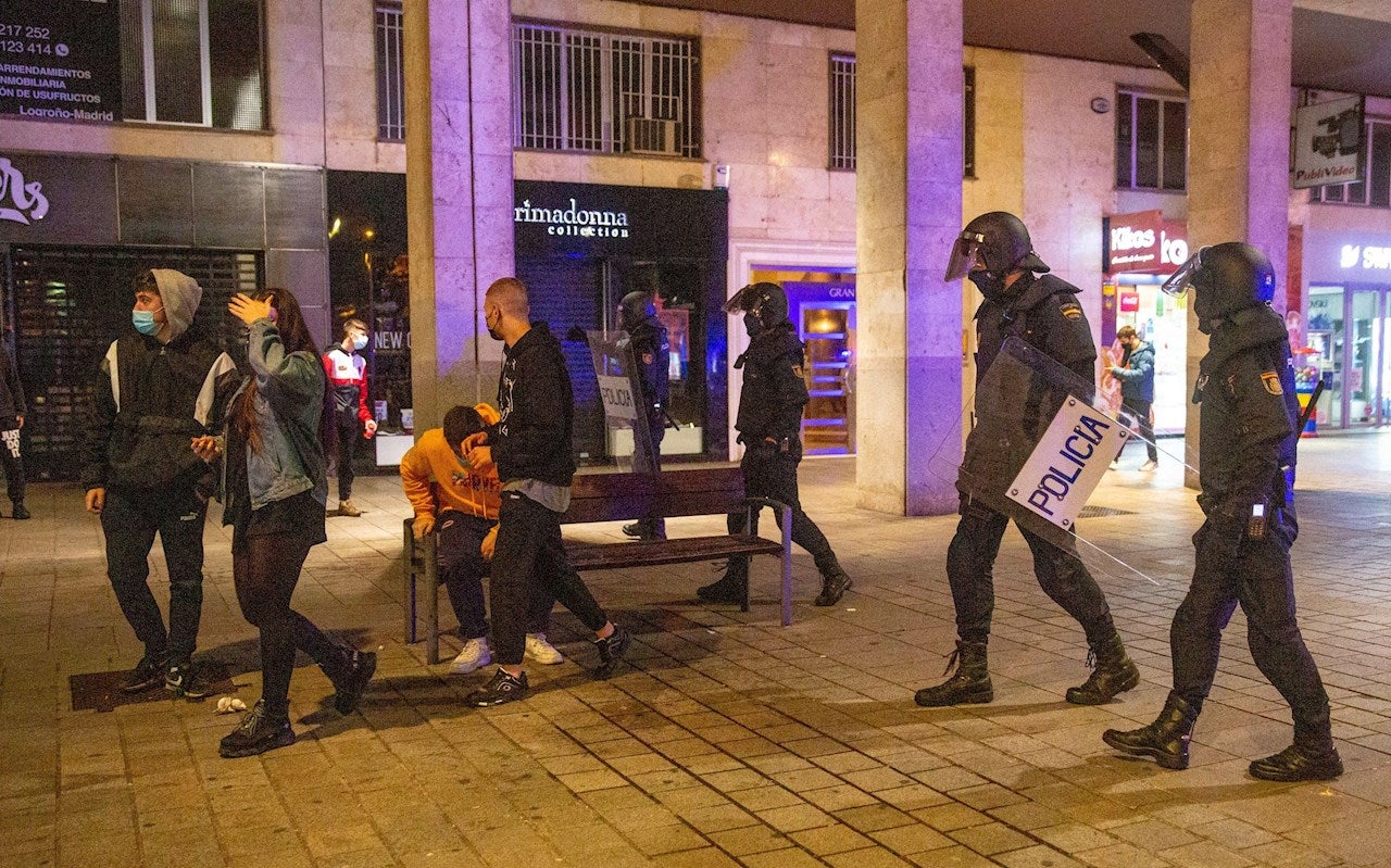 Alcalde de León: "Los violentos causan un perjuicio muy grave a la ciudadanía en un momento en el que nos jugamos tanto" Alcalde de León: "Los violentos causan un perjuicio muy grave a la ciudadanía en un momento en el que nos jugamos tanto"