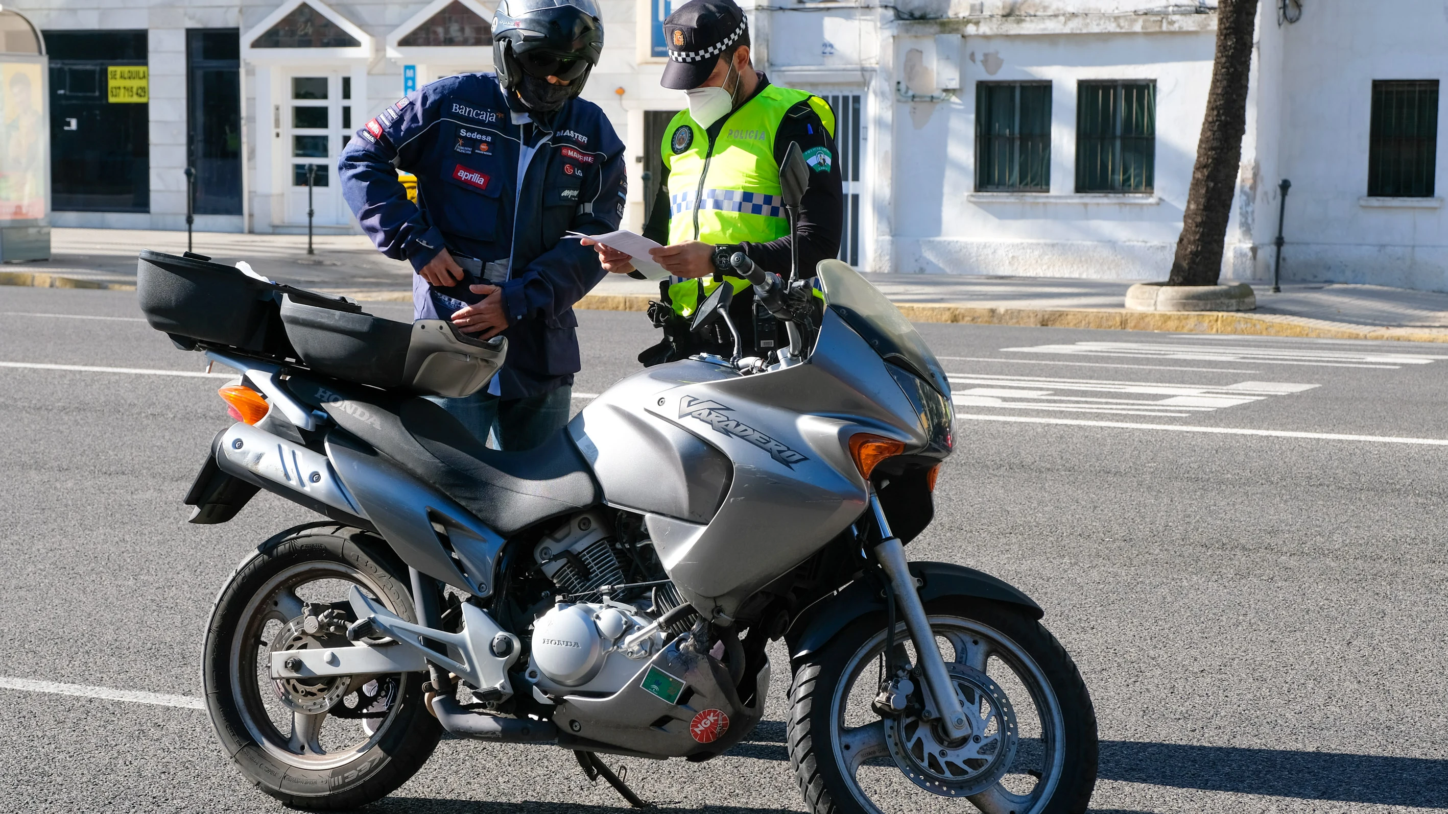 Un control policial en C&aacute;diz