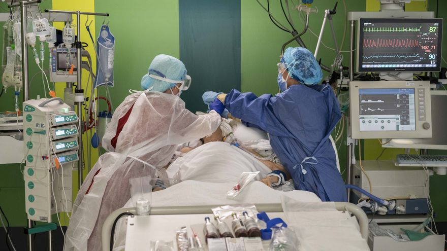 Los sanitarios temen que Elche pueda tardar diez días en alcanzar el pico de la tercera ola de la covid-19 Los sanitarios temen que Elche pueda tardar diez días en alcanzar el pico de la tercera ola de la covid-19