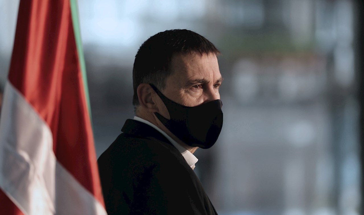 Las preguntas de Amón: "¿Por qué sois tan ingratos con Bildu si ETA ya no mata y nos perdona la vida?" Las preguntas de Amón: "¿Por qué sois tan ingratos con Bildu si ETA ya no mata y nos perdona la vida?"