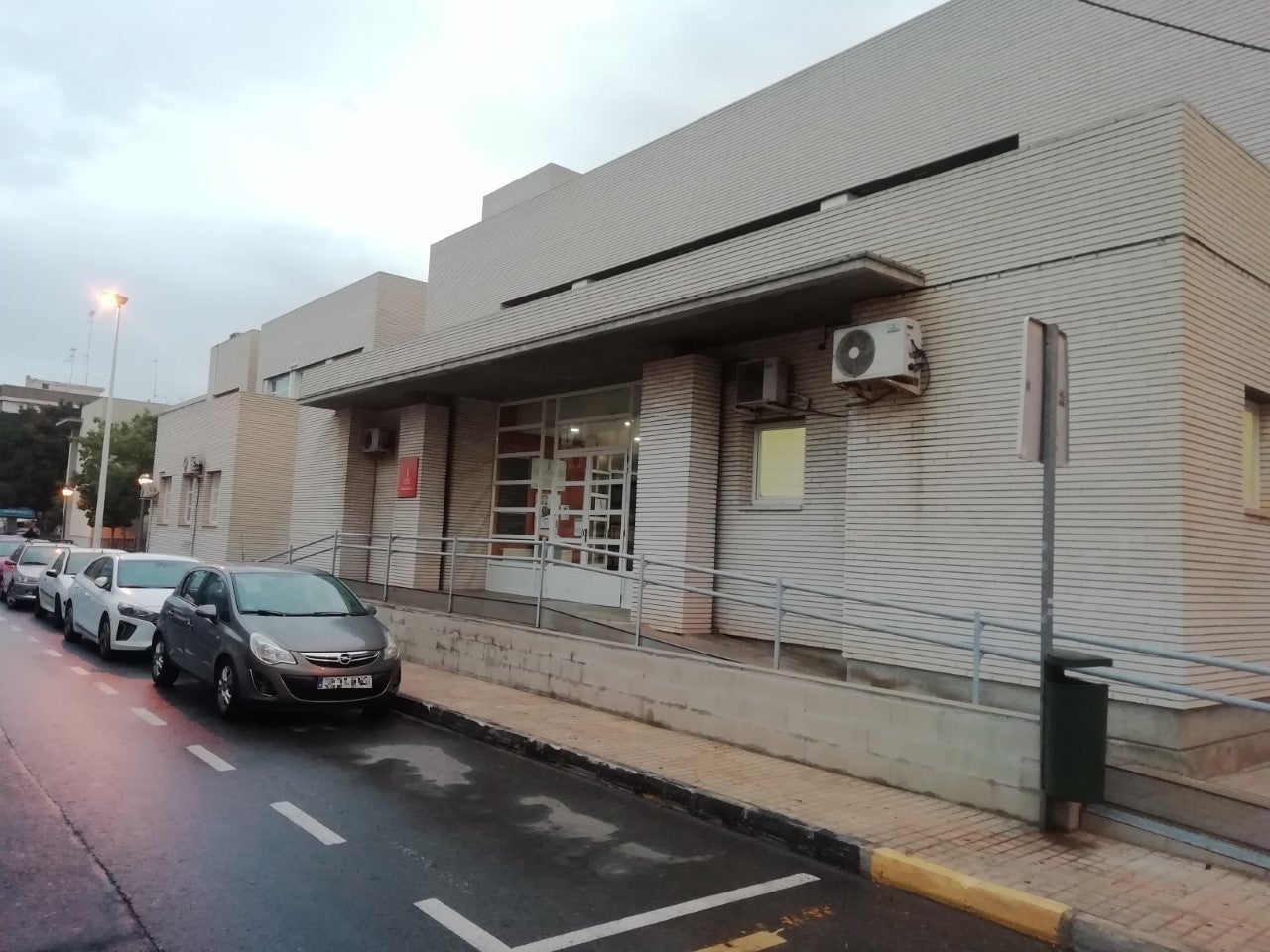 "Pedimos a la consellera de Políticas Inclusivas, Mónica Oltra, decencia y empatía ante la vulneración de los derechos de nuestros ancianos" "Pedimos a la consellera de Políticas Inclusivas, Mónica Oltra, decencia y empatía ante la vulneración de los derechos de nuestros ancianos"