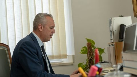 Juan Carlos Ruiz Boix en su despacho de alcalde de San Roque