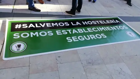 Concentraciones que se han producido en las ciudades de Badajoz, Mérida y Cáceres. Una convocatoria, en Cáceres y Badajoz, de la Asociación de Cocineros y Reposteros de Extremadura . Manifestación en Badajoz