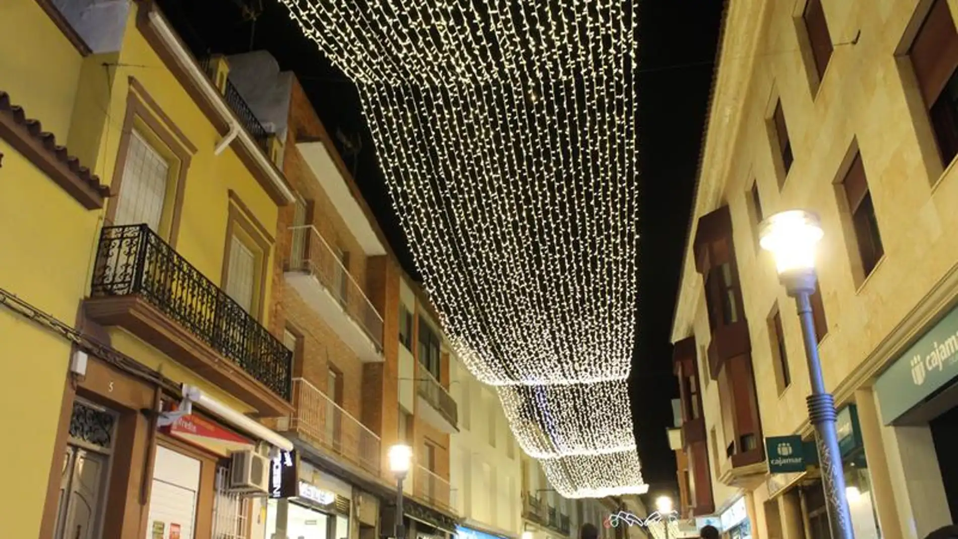 Más luces de navidad para estimular las compras el comercio local de Alcázar