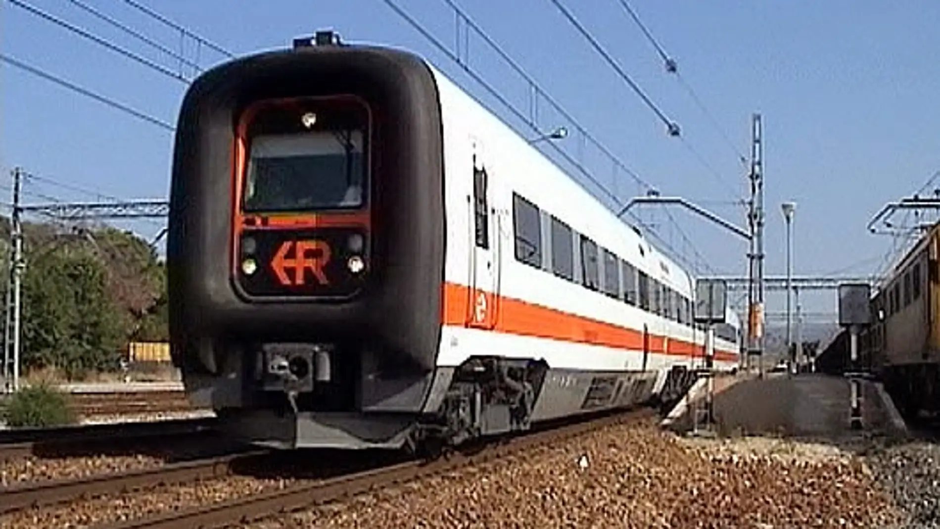 Los trenes TRD circulan ya por la línea Zaragoza- Teruel