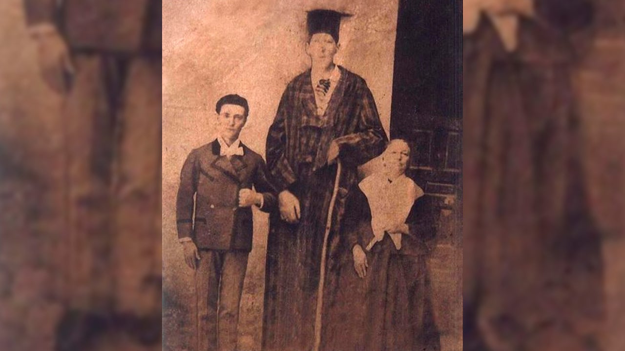 Aparici en órbita: Los hitos del "macabro" doctor Velasco Aparici en órbita: Los hitos del "macabro" doctor Velasco