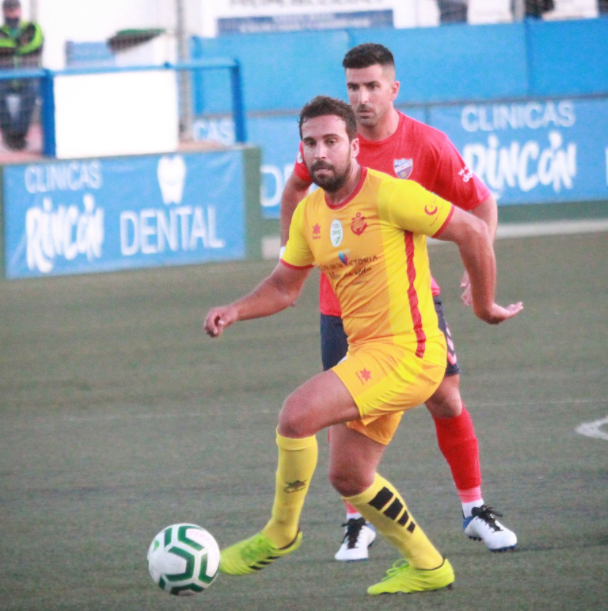 Javi Fernández, del Rincón de la Victoria: "En este equipo todos tenemos otro trabajo" Javi Fernández, del Rincón de la Victoria: "En este equipo todos tenemos otro trabajo"
