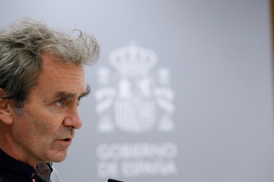 Fernando Simón: "El puente de la Constitución nos puede generar tantos problemas como la Navidad" Fernando Simón: "El puente de la Constitución nos puede generar tantos problemas como la Navidad"