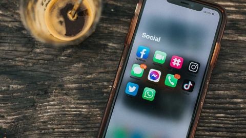 Redes sociales en un m&oacute;vil