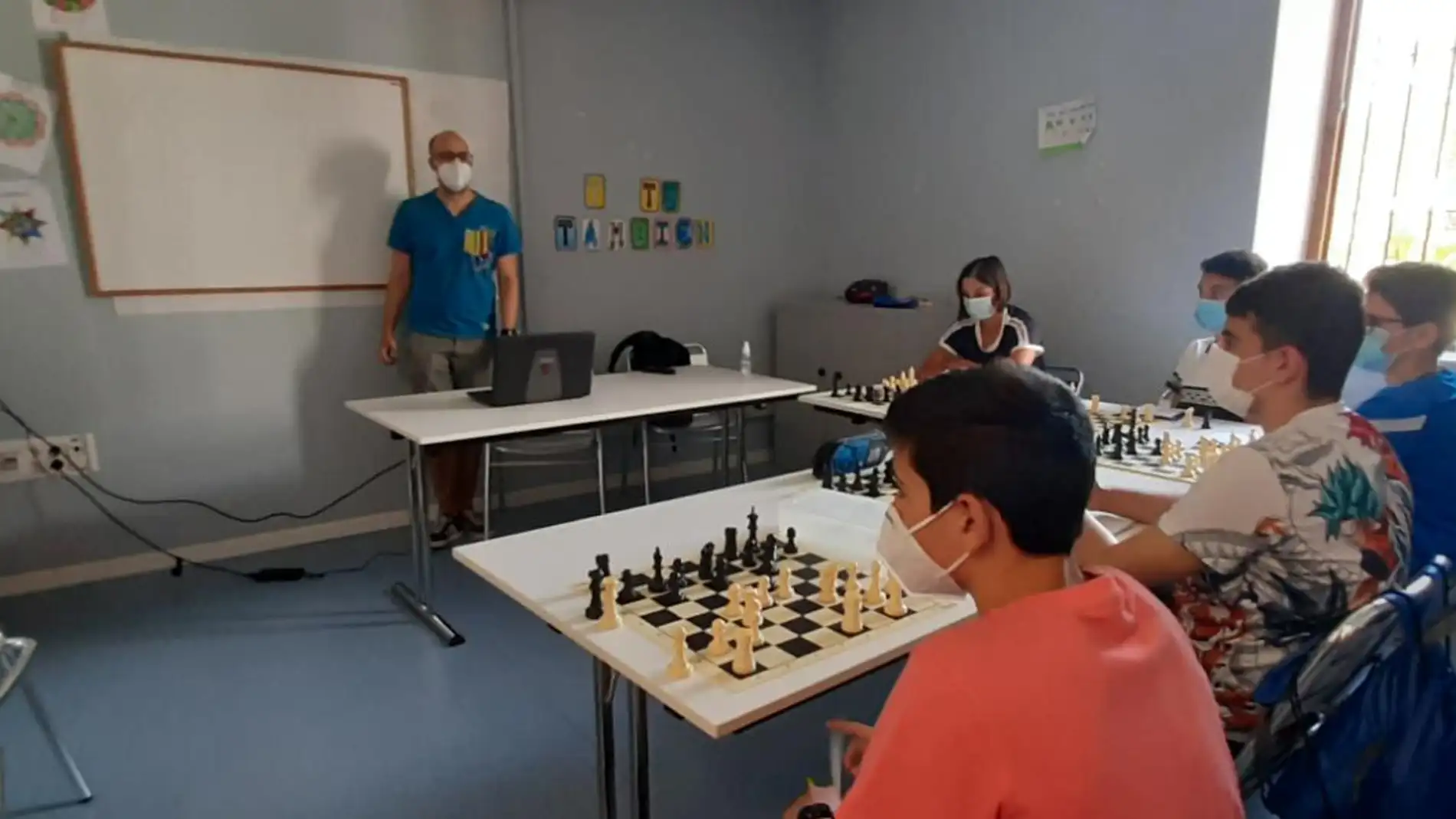 Comienzan las clases de ajedrez en el Centro La Covadonga 