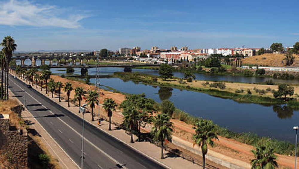 En Badajoz recomiendan reducir la movilidad a lo imprescindible y suspender eventos multitudinarios que tengan que ver con el ámbito de la cultura En Badajoz recomiendan reducir la movilidad a lo imprescindible y suspender eventos multitudinarios que tengan que ver con el ámbito de la cultura