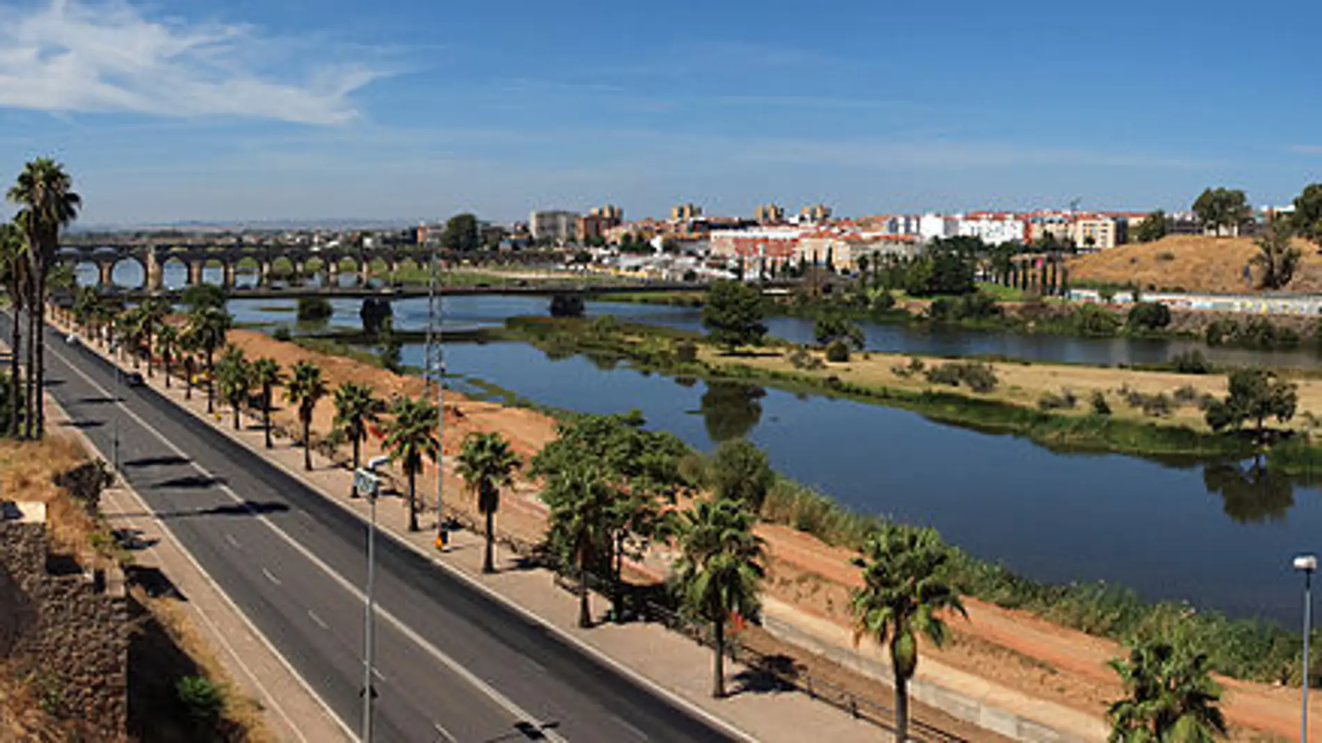 En Badajoz recomiendan reducir la movilidad a lo imprescindible y suspender eventos multitudinarios que tengan que ver con el ámbito de la cultura 