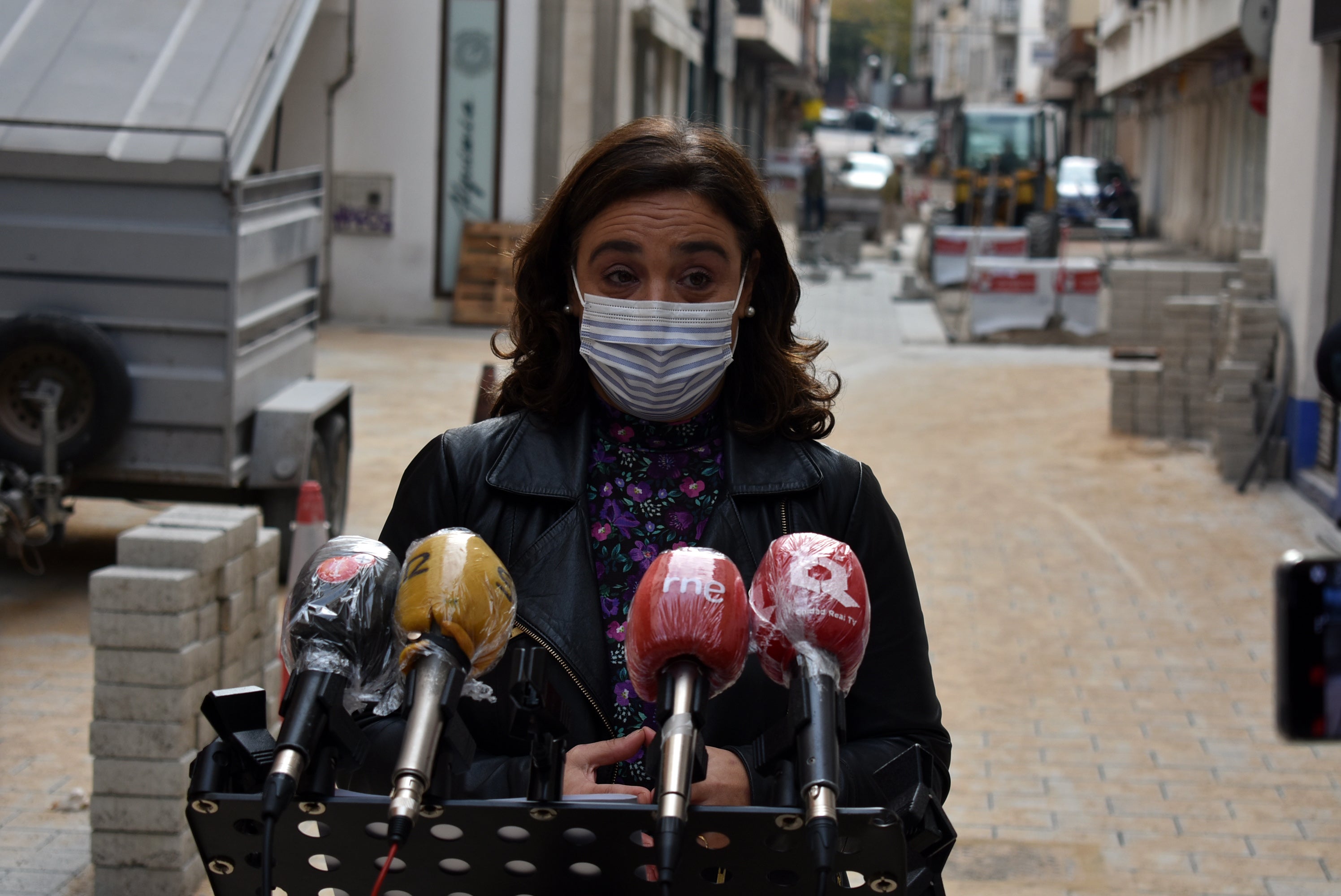 Pilar Zamora visita las obras de la calle Montesa que podrían finalizarse antes de final del año Pilar Zamora visita las obras de la calle Montesa que podrían finalizarse antes de final del año