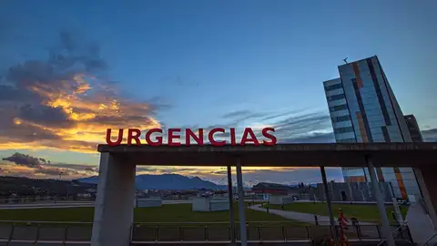 Entrada a urgencias del Hospital Universitario Central de Asturias (HUCA).