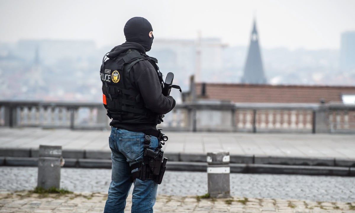 Tres heridos en un tiroteo y ataque con cuchillo al norte de Bruselas Tres heridos en un tiroteo y ataque con cuchillo al norte de Bruselas