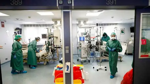 laSexta Noticias Fin de Semana (15-11-20) Preocupa la ocupación hospitalaria pese a la bajada en los nuevos contagios diarios en gran parte de las CCAA laSexta Noticias Fin de Semana (15-11-20) Preocupa la ocupación hospitalaria pese a la bajada en los nuevos contagios diarios en gran parte de las CCAA