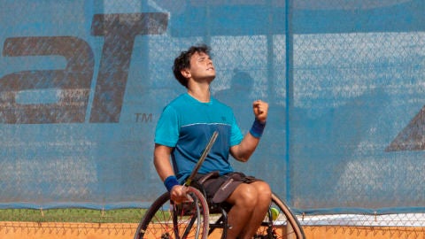 Cisco García és esportista d’èlit i viu la vida damunt d’una cadira de rodes