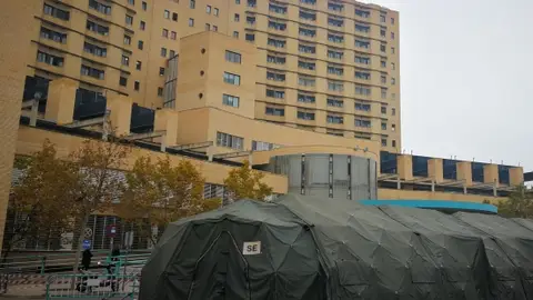 Carpa auxiliar del Clínico