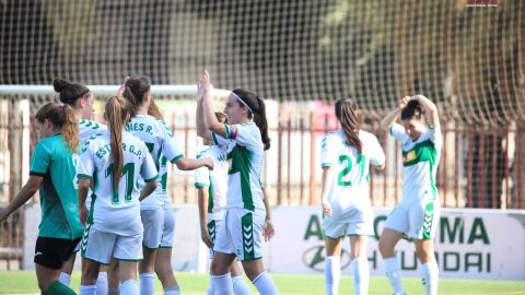 El Elche Femenino volvió a ganar y sigue líder al frente de la Primera Nacional. El Elche Femenino volvió a ganar y sigue líder al frente de la Primera Nacional.