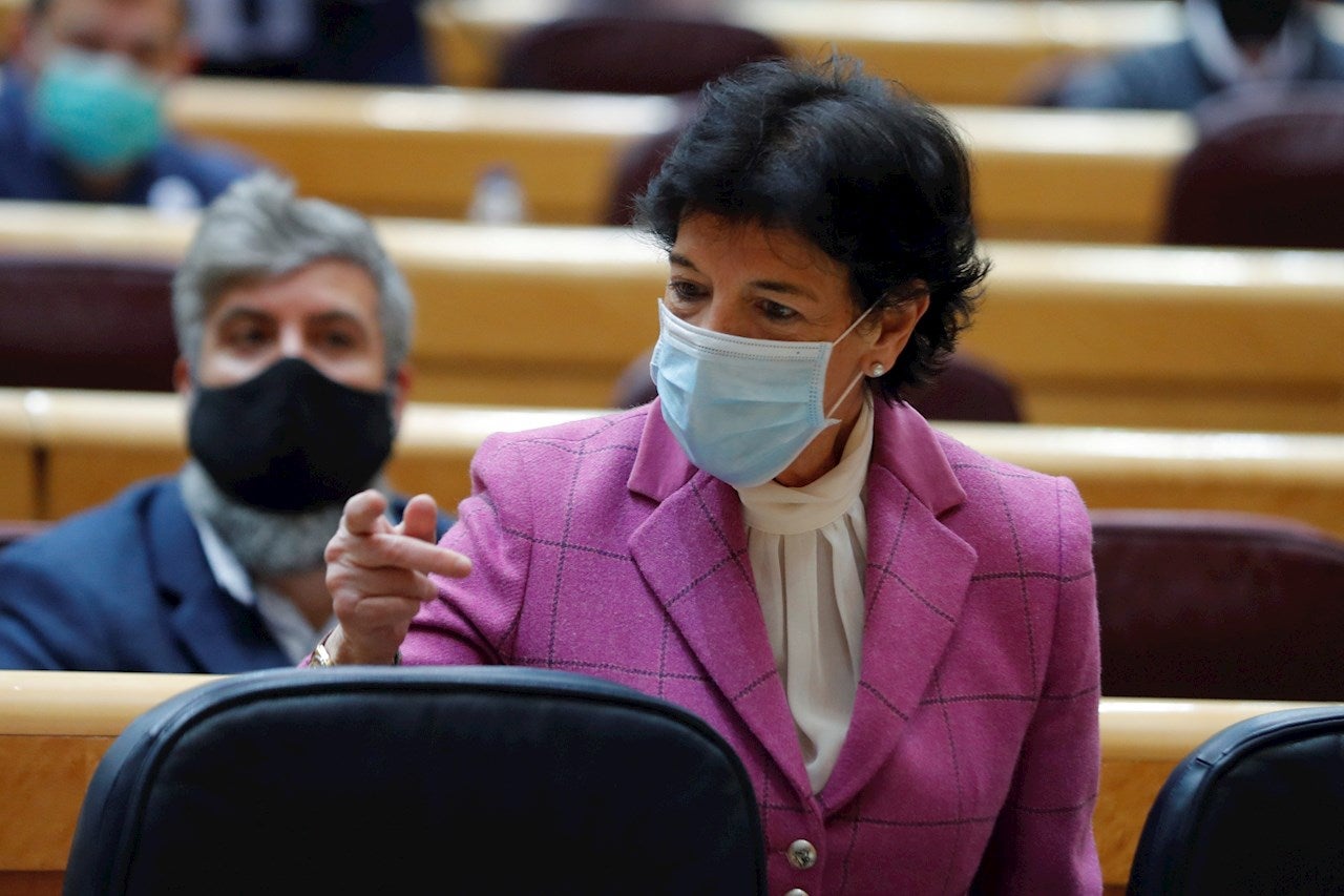 Rubén Amón indulta a Isabel Celáa: "Sánchez traslada a Roma a la exministra que ha arrinconado la enseñanza de la religión" Rubén Amón indulta a Isabel Celáa: "Sánchez traslada a Roma a la exministra que ha arrinconado la enseñanza de la religión"