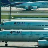 Aviones de Thai Airways, en un aeropuerto