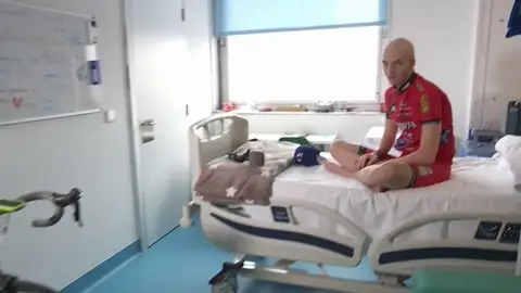Juanfran, el ciclista que pedalea contra la leucemia desde el hospital Juanfran, el ciclista que pedalea contra la leucemia desde el hospital
