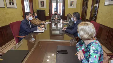 Reunión entre Ayuntamiento y Representantes de Hostelería Reunión entre Ayuntamiento y Representantes de Hostelería