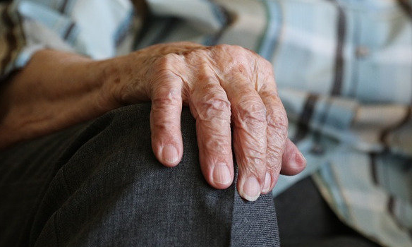 Detenida por robar la pensión a un octogenario en Málaga Detenida por robar la pensión a un octogenario en Málaga