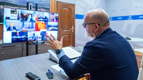Baltar pide a la ministra Darias la gestión directa de fondos europeos Manuel Baltar, durante su intervención en la reunión del CNAL