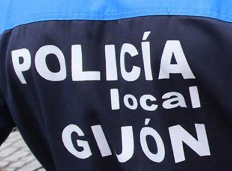 Fallece un motorista en Gijón en la conexión de la ASII con la A8 Fallece un motorista en Gijón en la conexión de la ASII con la A8