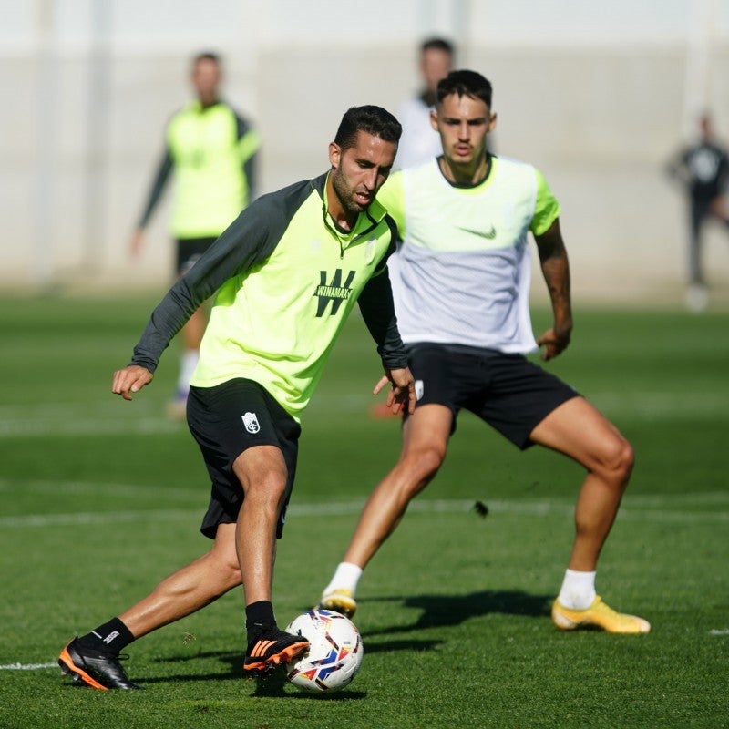 El Granada CF prepara el partido ante el Real Valladolid y espera la llegada de sus jugadores internacionales. Onda Deportiva Granada 19/11/2020 El Granada CF prepara el partido ante el Real Valladolid y espera la llegada de sus jugadores internacionales. Onda Deportiva Granada 19/11/2020