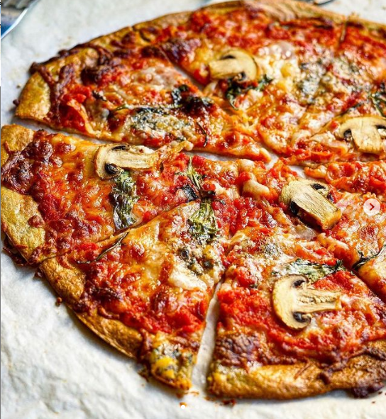 El Chef Bosquet explica una de sus recetas estrella: la pizza de quinoa El Chef Bosquet explica una de sus recetas estrella: la pizza de quinoa