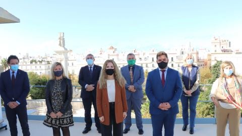 Ana Mestre, delegada del Gobierno de la Junta en Cádiz con su equipo Ana Mestre, delegada del Gobierno de la Junta en Cádiz con su equipo