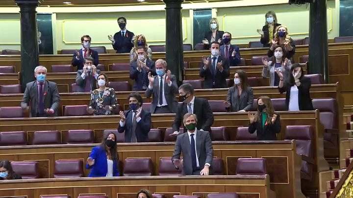 Momentos de tensión y gritos de "libertad" durante el debate de la Ley Celaá en el Congreso Momentos de tensión y gritos de "libertad" durante el debate de la Ley Celaá en el Congreso