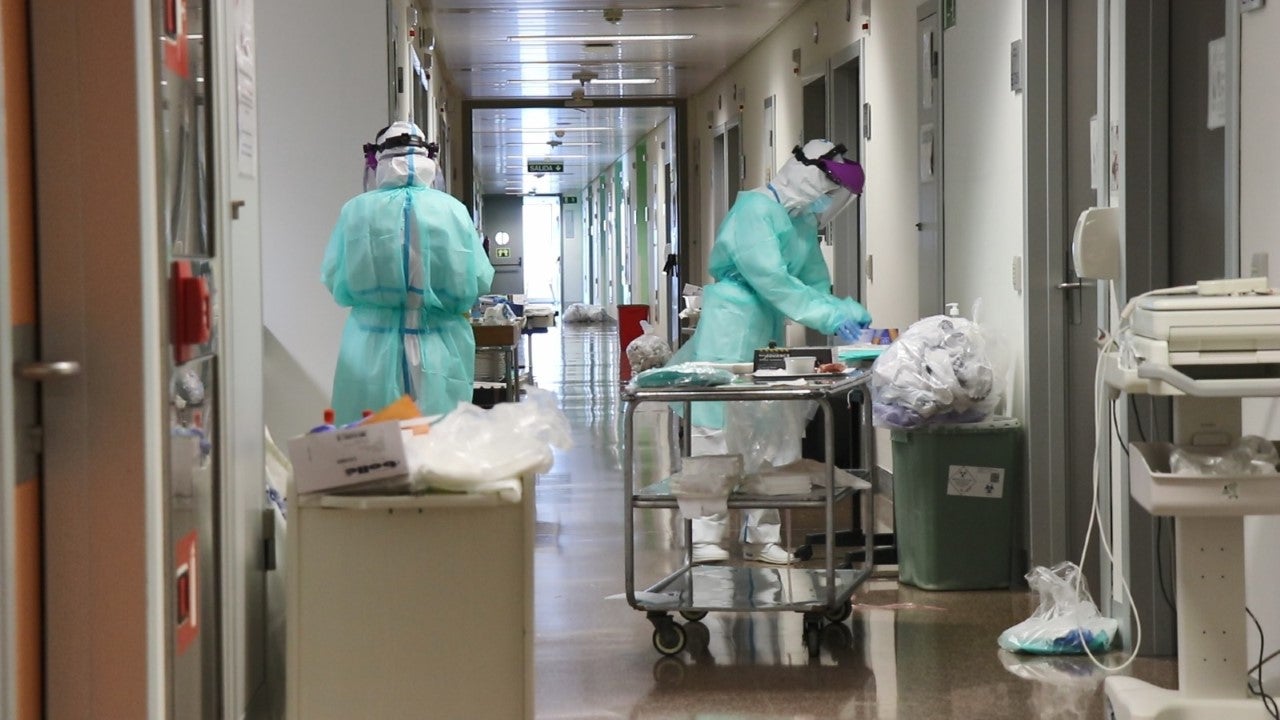 Sanitarios desbordados en la tercera ola del coronavirus: "Trabajamos por encima de nuestras capacidades" Sanitarios desbordados en la tercera ola del coronavirus: "Trabajamos por encima de nuestras capacidades"