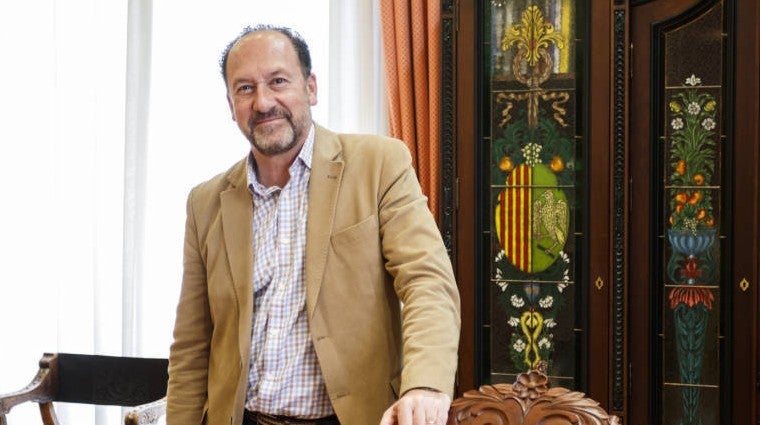 El Alcalde Oriolano contesta para Onda Cero Vega Baja a los principales temas de actualidad El Alcalde Oriolano contesta para Onda Cero Vega Baja a los principales temas de actualidad