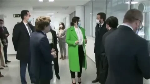 La pregunta de Casado a Ayuso en el Isabel Zendal que ha sorprendido a la presidenta: "¿Aquí hay quirófanos?" La pregunta de Casado a Ayuso en el Isabel Zendal que ha sorprendido a la presidenta: "¿Aquí hay quirófanos?"