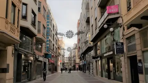 Comercios en la calle Corredora de Elche en una imagen de archivo. Comercios en la calle Corredora de Elche en una imagen de archivo.