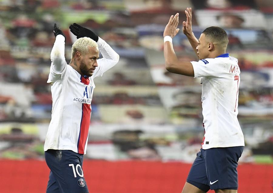 El PSG saca un partido de Old Trafford que pone la emoción máxima en la última jornada El PSG saca un partido de Old Trafford que pone la emoción máxima en la última jornada