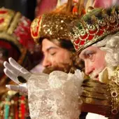 Denuncian la supuesta reventa de entradas para asistir a la cabalgata de Reyes Magos de Colmenar Viejo Denuncian la supuesta reventa de entradas para asistir a la cabalgata de Reyes Magos de Colmenar Viejo