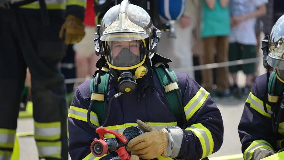 Bomberos: ¿una profesión cosificada? Bomberos: ¿una profesión cosificada?
