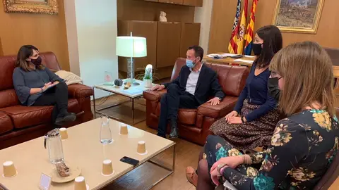 Reunión en el Ayuntamiento de Elche. Reunión en el Ayuntamiento de Elche.