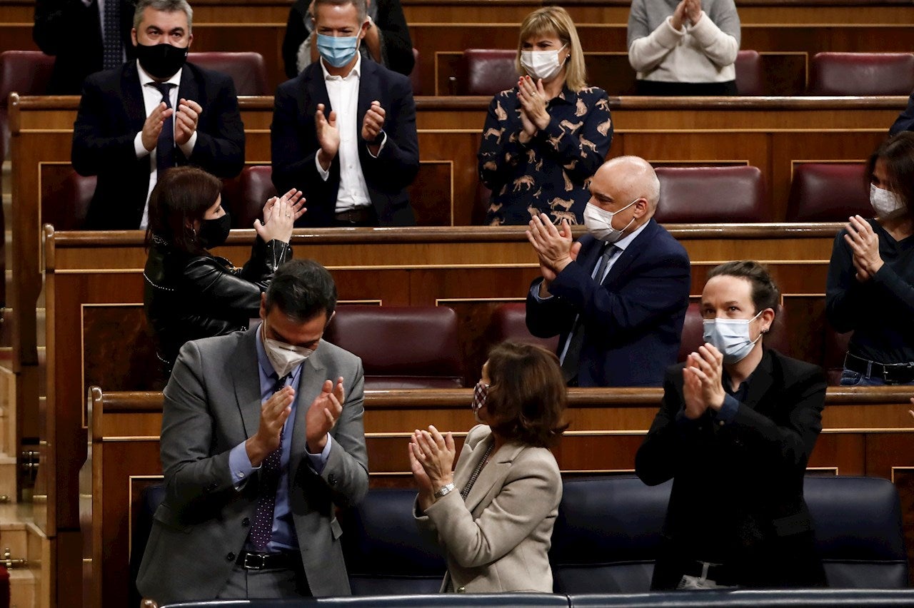 Tertulia: ¿Se abre un nuevo escenario político con la aprobación de los Presupuestos? Tertulia: ¿Se abre un nuevo escenario político con la aprobación de los Presupuestos?