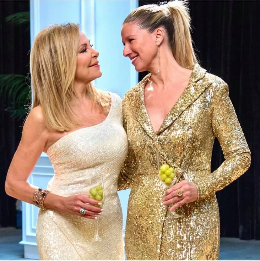 Alejandro de Miguel sigue vistiendo a las famosas televisivas, preparando las fiestas navideñas Alejandro de Miguel sigue vistiendo a las famosas televisivas, preparando las fiestas navideñas