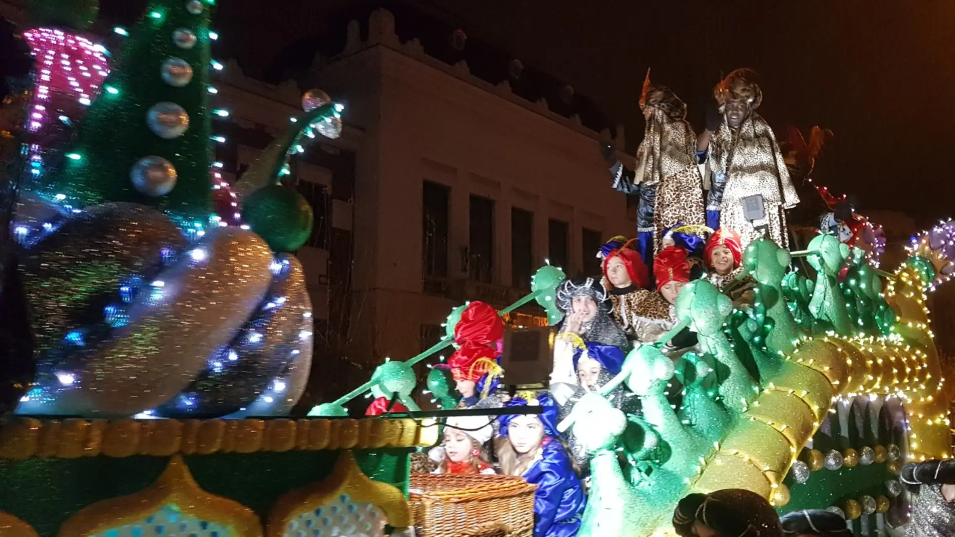 La Cabalagata es sustuida por una recepción de los Reyes Magos en la Plaza de San Francisco