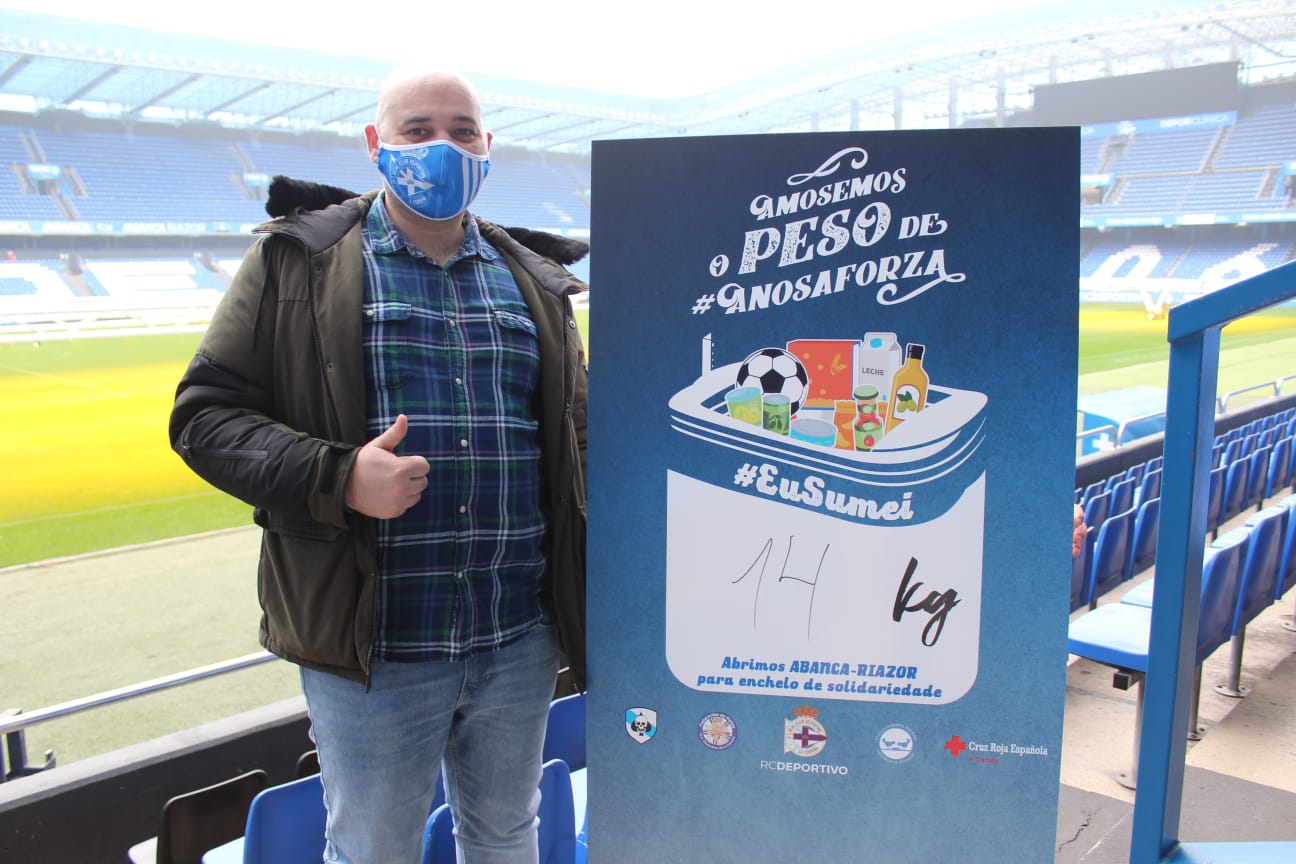 Comenzó la campaña solidaria de recogida de alimentos y juguetes de la Federación de Peñas del Dépor Comenzó la campaña solidaria de recogida de alimentos y juguetes de la Federación de Peñas del Dépor