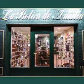 Desde la Botica de Amalia de Torrevieja, Rafael nos explica todo lo que nos ofrece este emblemático establecimiento Desde la Botica de Amalia de Torrevieja, Rafael nos explica todo lo que nos ofrece este emblemático establecimiento