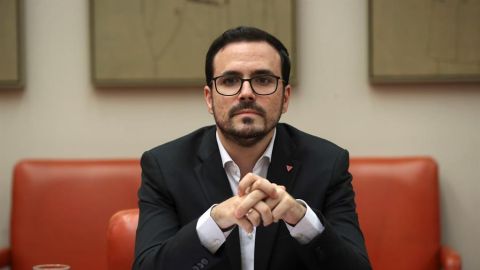 Alberto Garz&oacute;n estudia ampliar los servicios bucodentales en la sanidad p&uacute;blica 