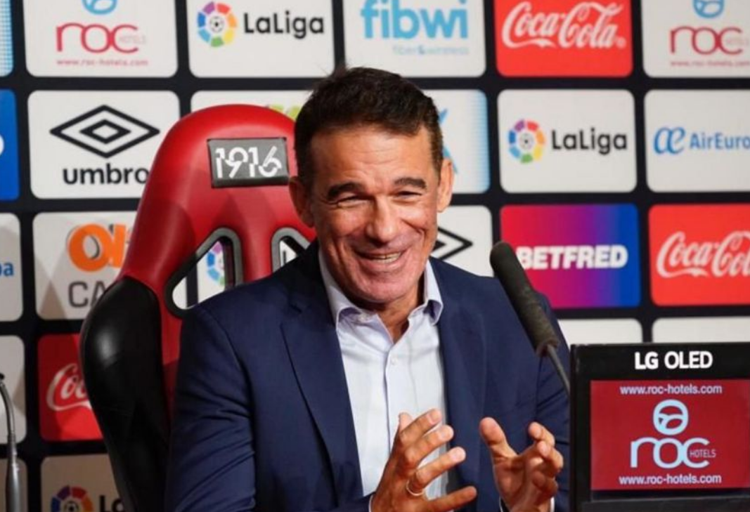 La felicidad de Luis García en el Mallorca: "Ganamos y disfrutamos; estoy muy orgulloso de los jugadores" La felicidad de Luis García en el Mallorca: "Ganamos y disfrutamos; estoy muy orgulloso de los jugadores"