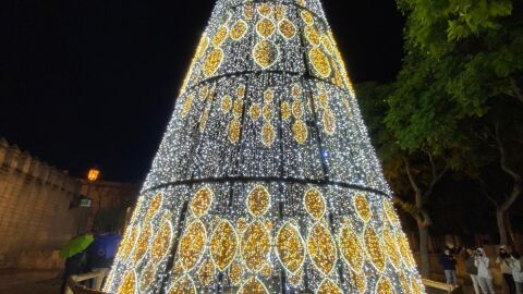 El &aacute;rbol de navidad de este a&ntilde;o en El Puerto